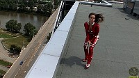 actiongirlscomskydive006.jpg